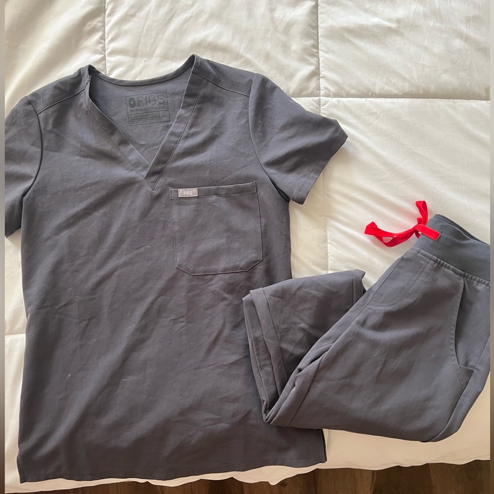 Figs scrub set